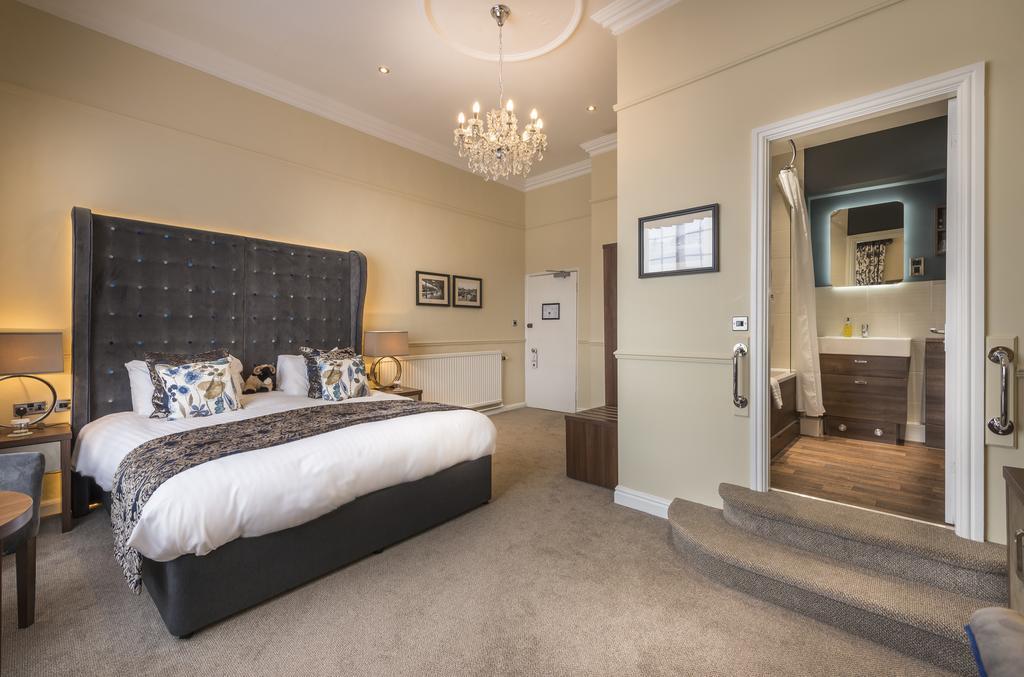 The Golden Fleece Hotel, Thirsk, North Yorkshire 외부 사진