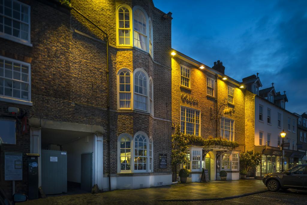 The Golden Fleece Hotel, Thirsk, North Yorkshire 외부 사진
