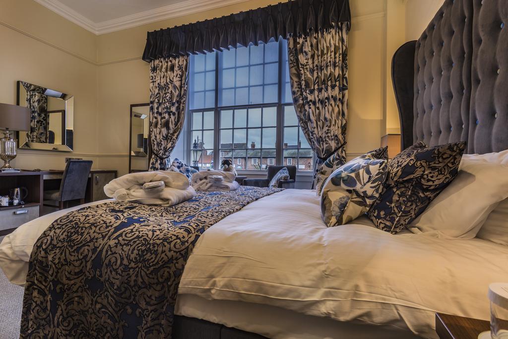 The Golden Fleece Hotel, Thirsk, North Yorkshire 외부 사진