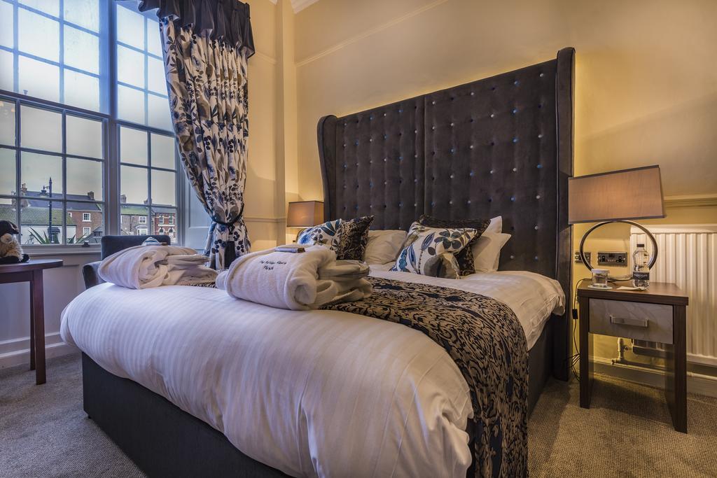 The Golden Fleece Hotel, Thirsk, North Yorkshire 외부 사진