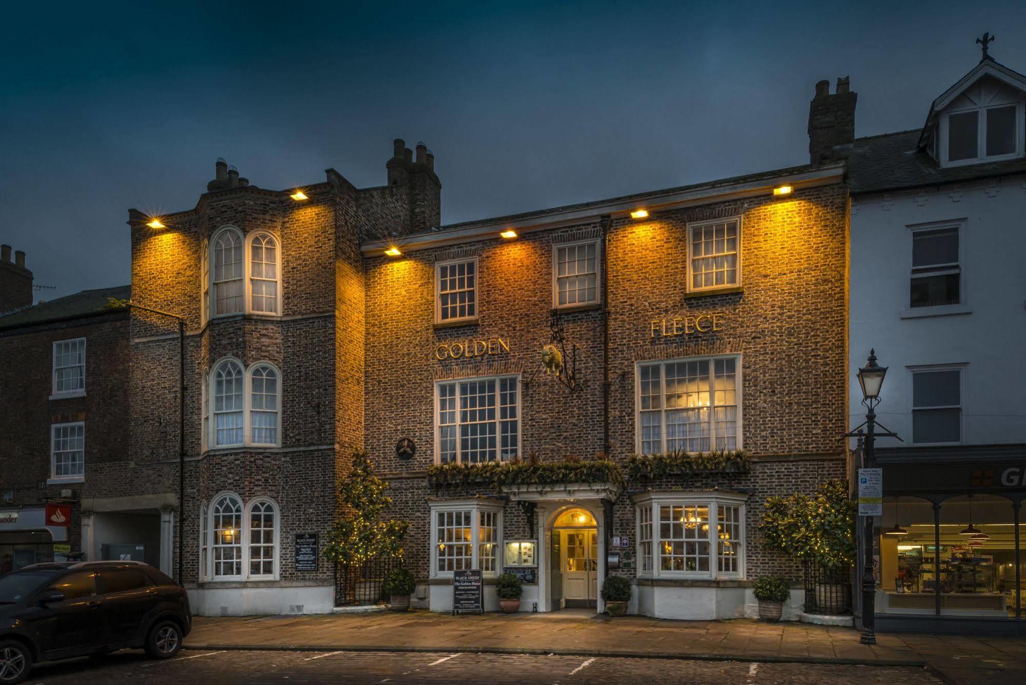 The Golden Fleece Hotel, Thirsk, North Yorkshire 외부 사진
